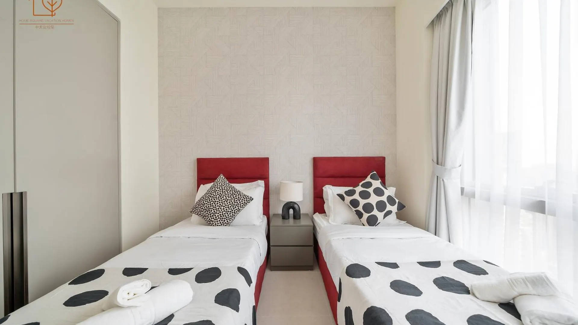Chic Home With Great Views Near Burj Khalifa 197Gr-2 Dubaj Apartman