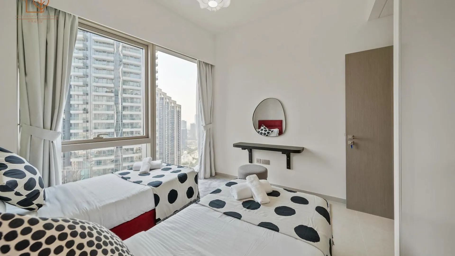 Apartman Chic Home With Great Views Near Burj Khalifa 197Gr-2 Dubaj