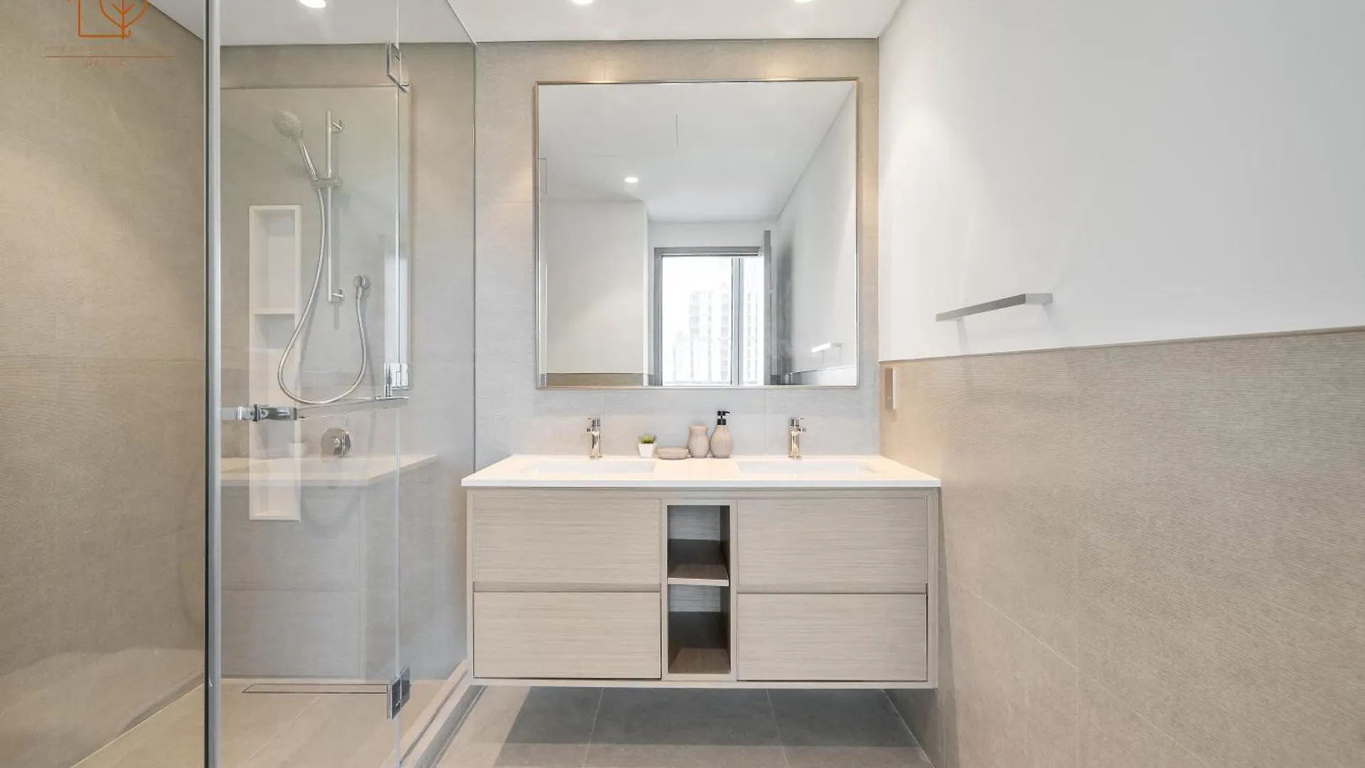 Chic Home With Great Views Near Burj Khalifa 197Gr-2 Dubaj Apartman