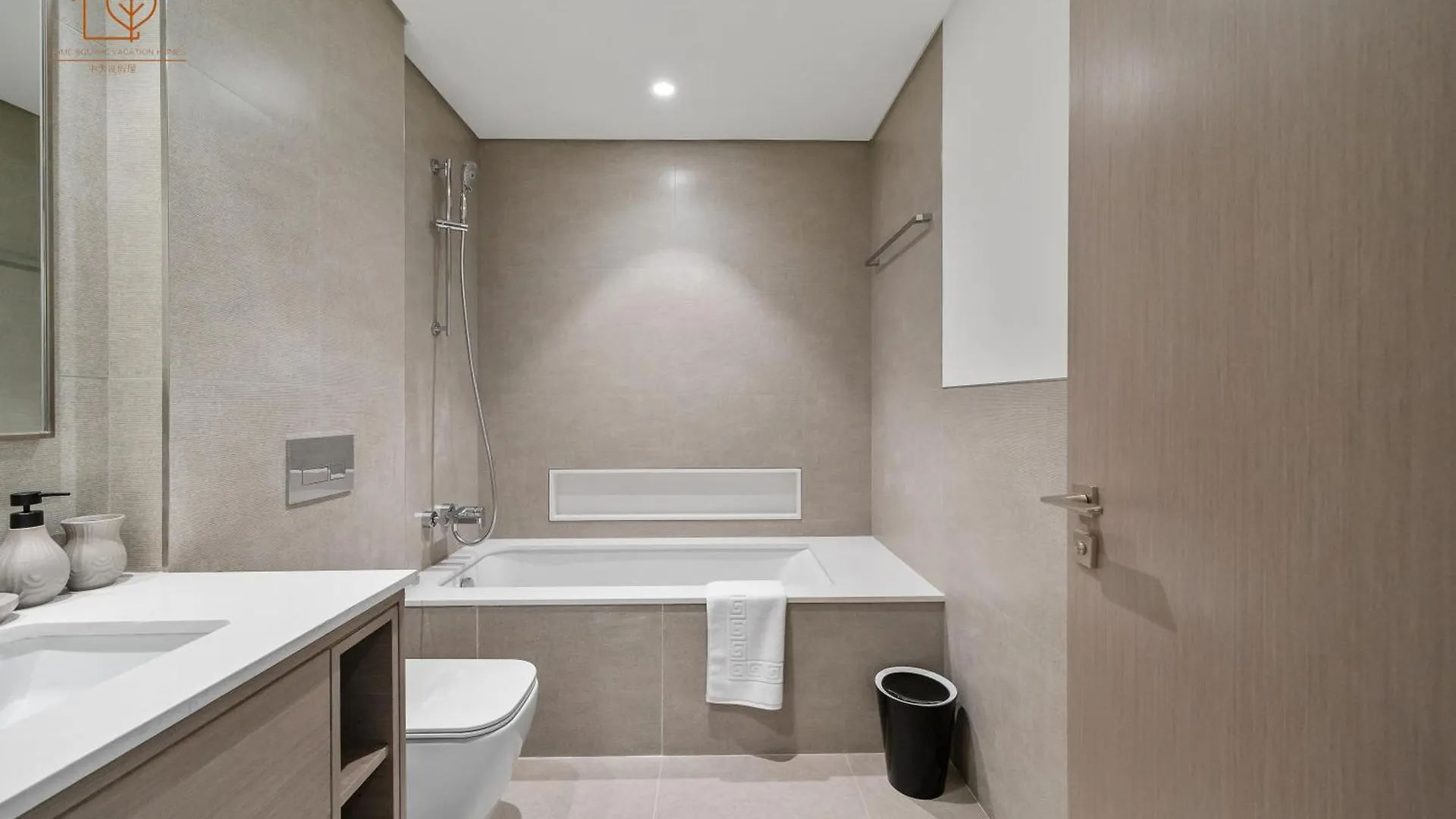 Apartman Chic Home With Great Views Near Burj Khalifa 197Gr-2 Dubaj